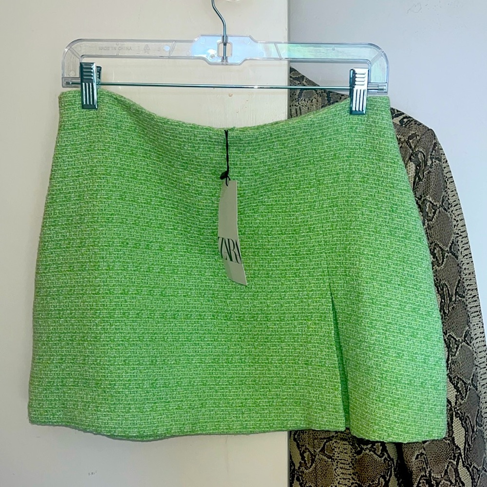 NWT Zara green mini skirt